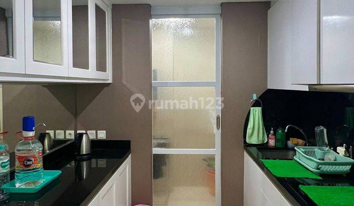 Sewa Apartemen One East 1 BR Fully Furnished Interior View City 2