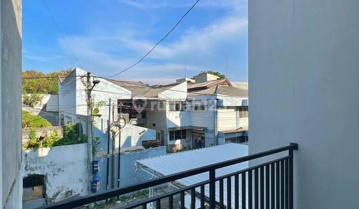 Rumah Baru Minimalis Lebak Timur 2 Lantai Dapur Luas Hadap Timur 2