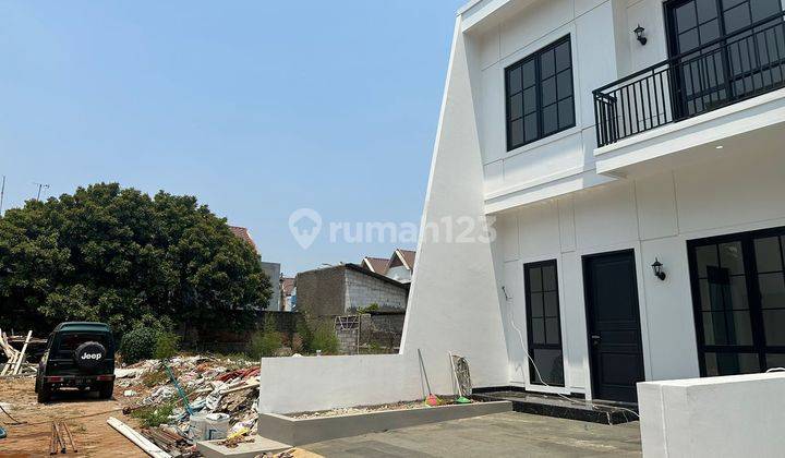 Rumah 2 Lantai di Jatibening Kota Bekasi 1