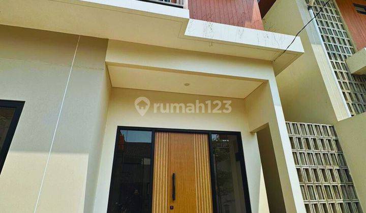 Rumah 2 lantai Siap Huni di kota bekasi 2