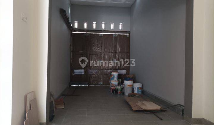 DIJUAL RUMAH LINGKUNGAN ELITE MANYAR. SIAP HUNI, SUDAH RENOVASI. DEKAT PETRA MANYAR 2