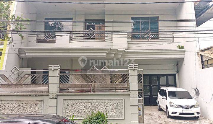 DISEWAKAN RUMAH DHARMAHUSADA INDAH JALAN KEMBAR. SANGAT STRATEGIS.  1