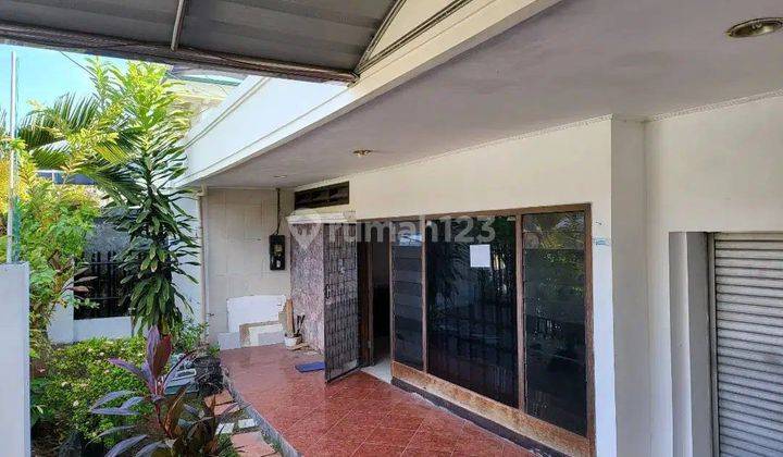 Rumah Bagus Strategis Row Jalan Lebar Siap Huni  2