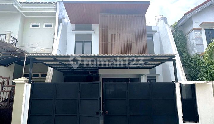 Rumah Baru2 Lantai Daerah Dharmahusada. Bagus Siap Huni.