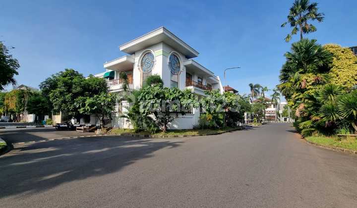 Dijual Rumah Mewah Kembangan