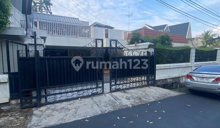 Dijual Rumah Simprug Golf Jakarta Selatan