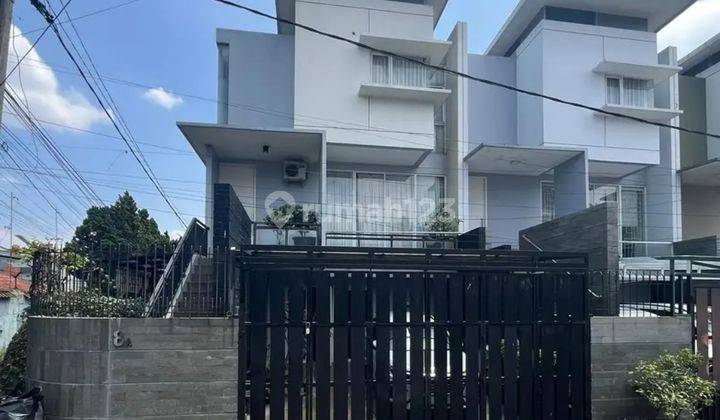 RUMAH MINIMALIS 2 LANTAI TENGAH KOTA - SAYAP PASTEUR 1