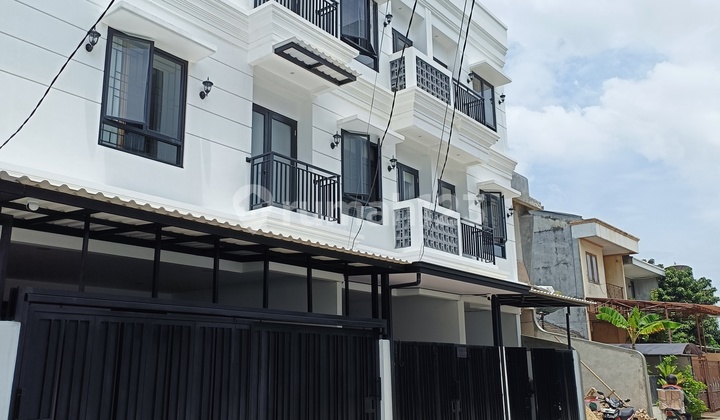 Taman Ratu / Duri Kepa, Rumah Baru 3 Lantai Uk.4 X 14,75 2