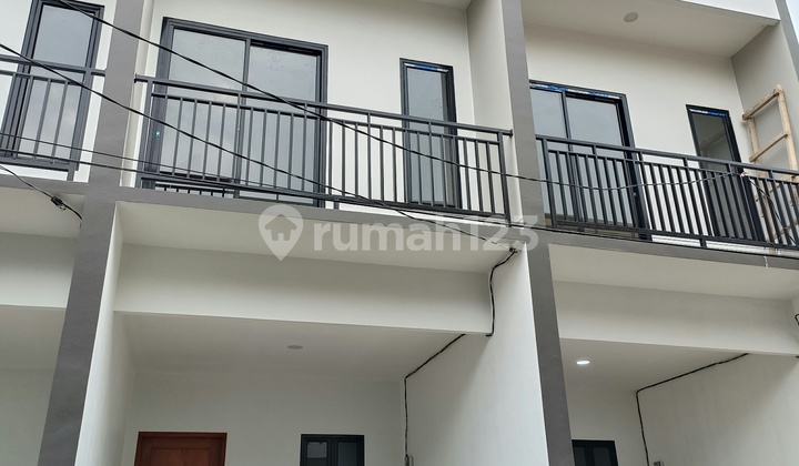 Duri Kepa, 3 unit rumah baru 3 lantai dengan 3 Kamar tidur, hadap Timur, bebas banjir 2