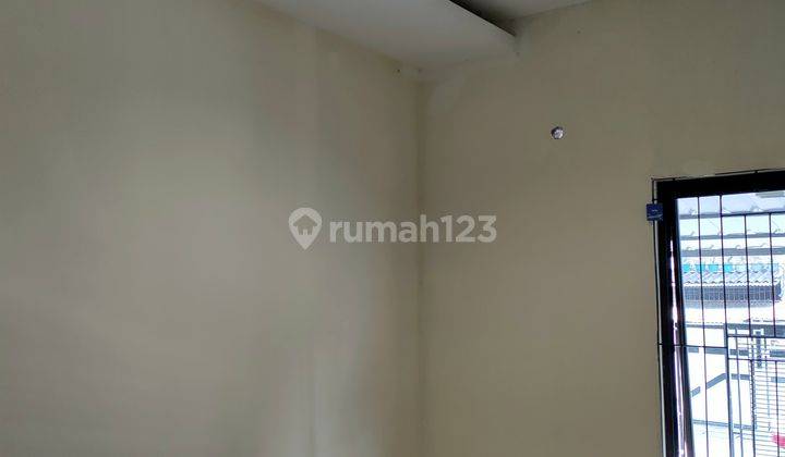 Taman Cosmos, Dalam Kompleks Rumah 2,5 Lantai Uk. 6 X 16 Hadap Barat, Jalan 3 Mobil 2