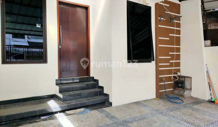 Taman Cosmos, Dalam Kompleks Rumah 2,5 Lantai Uk. 6 X 16 Hadap Barat, Jalan 3 Mobil 9