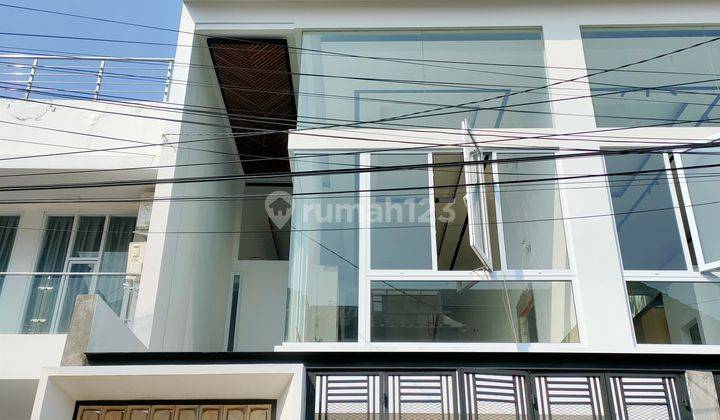 Duri Kepa, Rumah 3,5 Lantai Uk. 5,5 X 18,5 Hadap Utara, Jalan 2 Mobil 2