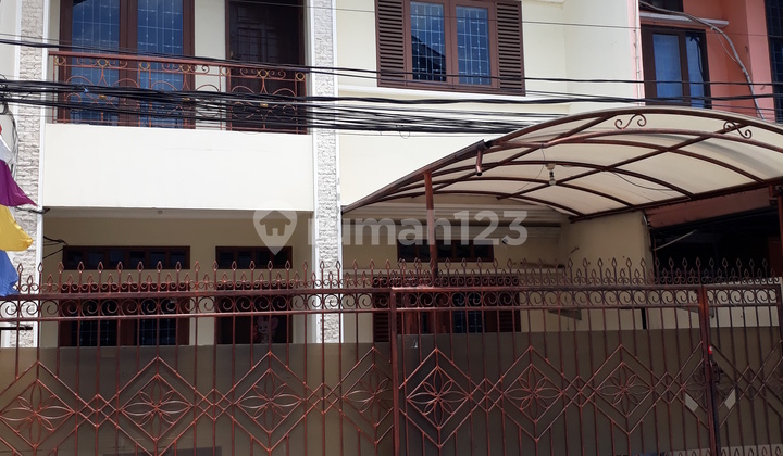 Taman Ratu / Kepa Duri Mas, Rumah 2 lantai uk. 7,5 x 15 hadap Utara, jalan 2 mobil lega 1