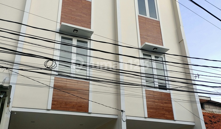 Tanjung Duren, Rumah Baru 3 Lantai Uk. 3,5 X 11 Hadap Barat, Jalan 2 Mobil Tanjung Duren, Rumah Baru 3 Lantai Uk. 3,5 X 11 Hadap Barat, Jalan 2 Mobil