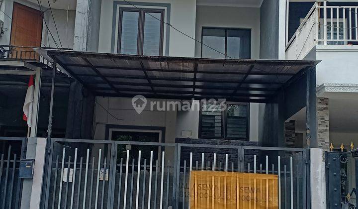 Duri Kepa, Rumah 2,5 Lantai Uk. 5,2 X 16,3 Hadap Barat, Jalan 2,5 Mobil 1