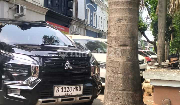 Tanjung Duren, 4-Storey Shophouse Size 4 x 16 Within Business Park Cluster, West-Facing