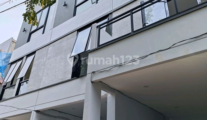 Duri Kepa, Sisa 2 Unit Rumah Baru 3 Lantai, Jalan 2 Mobil 1