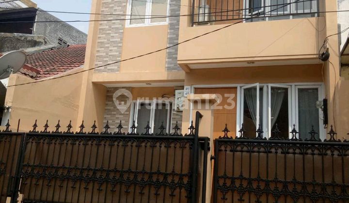 Duri Kepa, 2.5 Story House Size 6x15 Facing North 1.5 Car Road