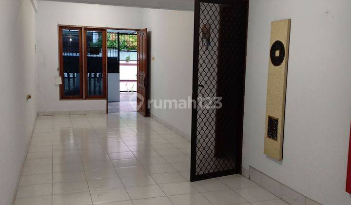 Duri Kepa, Rumah 2 Lt Uk.6x15 Hadap Utara, Jalan 2 Mobil 2