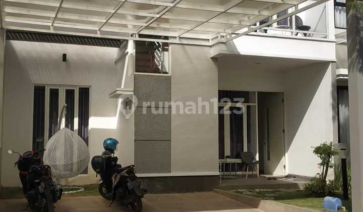 Rumah Dengan Swimming Pool Di Kedaton Bsb City 1