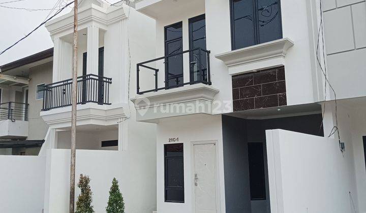 Rumah Mewah 2 lantai ditengah Kota Jakarta Pusat 1