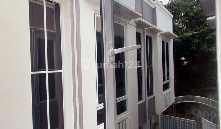 Rumah 2 Lantai Daerah Strategis Utan Kayu Bangunan Baru Jakarta Timur  2