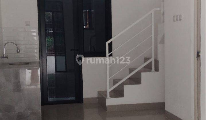 Rumah 2 Lantai Dekat Dengan Stasiun Kereta Rajawali Jakarta Pusat 2