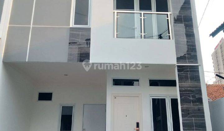 Rumah 2 Lantai Modern Daerah Strategis Cempaka Putih Timur Jakarta Pusat  1