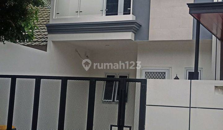 Rumah 2 Lantai Strategis Dekat Kemayoran Jakarta Pusat  1