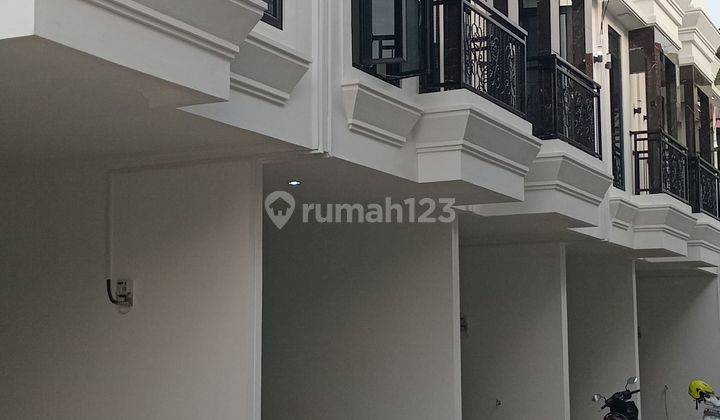 Rumah 2 Lantai Strategis Dekat Mall Itc Cempaka Mas Jakarta Pusat Rumah di Jakarta Pusat, Jl. Biduri Bulan No. 14, Sumur Batu, Kemayoran, Kota Jakarta Pusat, DKI Jakarta, Indonesia, 10640, Sumur Batu 1