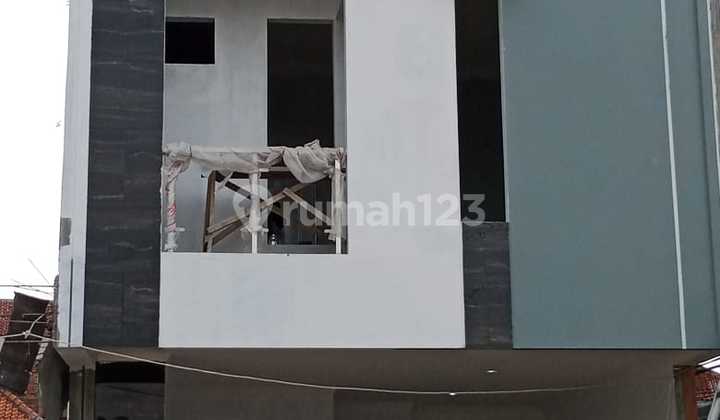 Rumah di Jual 2 Lantai Siap Huni Pulogadung Jakarta Timur