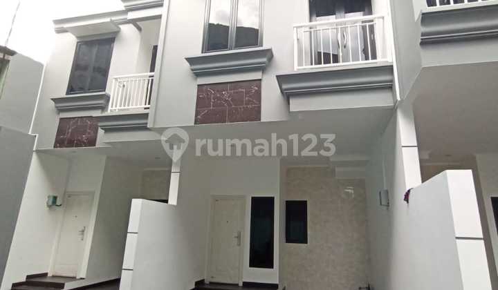 House for Sale, 2 Floors, Strategically Located near Jatinegara Toll Road, East Jakarta House for Sale, 2 Floors, Strategically Located near Jatinegara Toll Road, East Jakarta