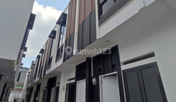 Rumah Cantik Murah 2 Lantai 5 Menit Dr Stasiun Kereta Rajawali 1