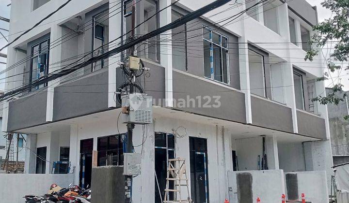 Dijual Rumah 3 Lantai 5 Menit Dari Stasiun Kereta Kemayoran 1