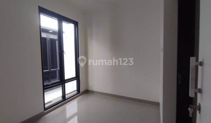 Dijual Rumah 2 Lantai 10 Menit Dari Kampus Unj 2