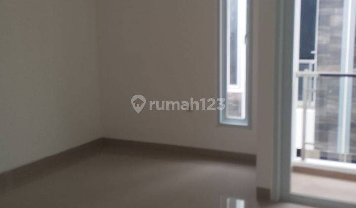 Dijual Rumah 2 Lantai 5 Menit Dari Stasiun Kemayoran 2