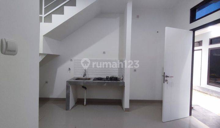 Dijual Rumah 3 Lantai 5 Menit Dari Mall Grand Pramuka 2