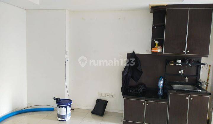 Dijual cepat unit murah semi furnished lantai rendah  2