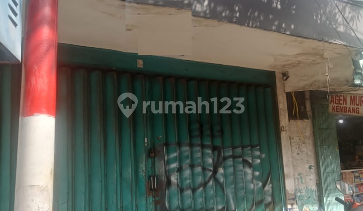 For Rent: Shop House on Pasar Kembang Street, Surabaya 1
