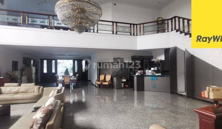 Rumah Semi Furnish Dijalan Kedung Cowek Surabaya 2