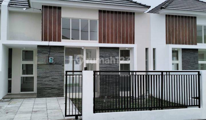 Rumah Mewah 2 Lantai di Taman Sidoarjo 1