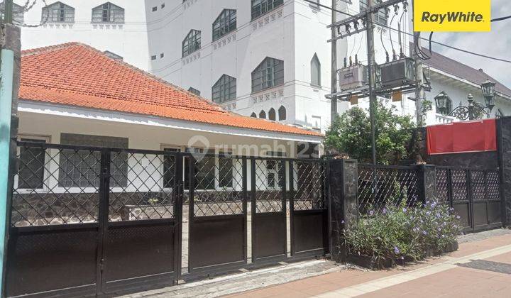 Disewakan Rumah Di Raya Darmo Surabaya 1