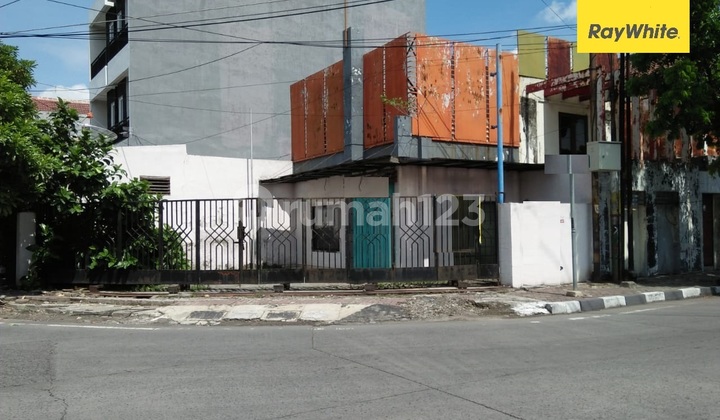 For Rent Shop House on Adityawarman Street, Central Surabaya 1