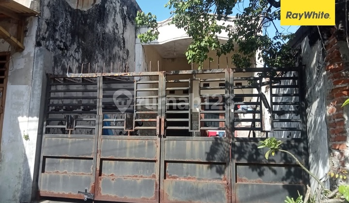 For Sale: House on Petemon Kali Street, Surabaya 1