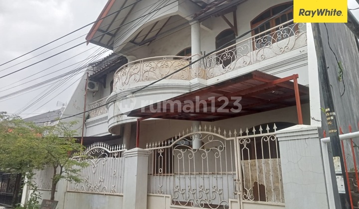 For Sale: House on Oro Oro Street, Surabaya 1