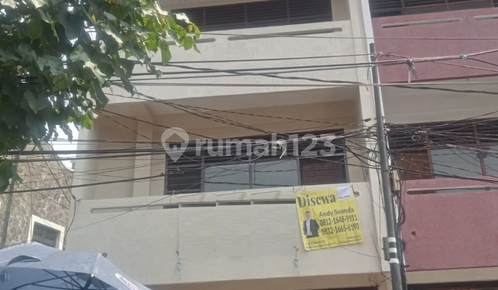 For Rent: Shop House on KH Mas Mansyur Street, Surabaya 1