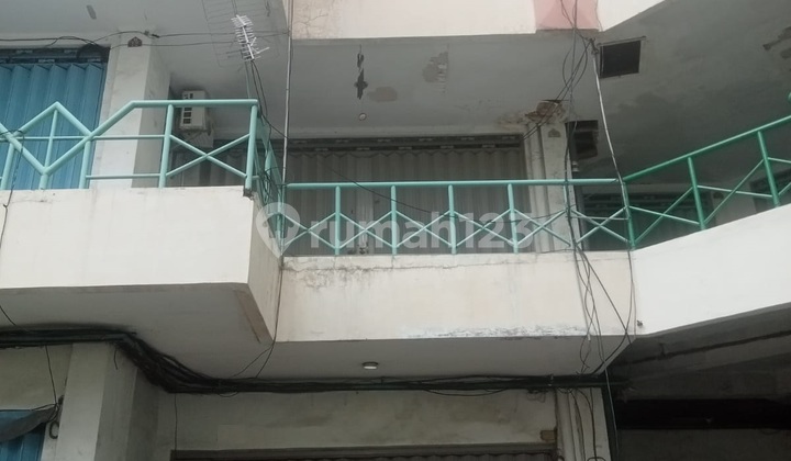 For Rent: Shop House on Dupak Pasifik Street, Central Surabaya 1