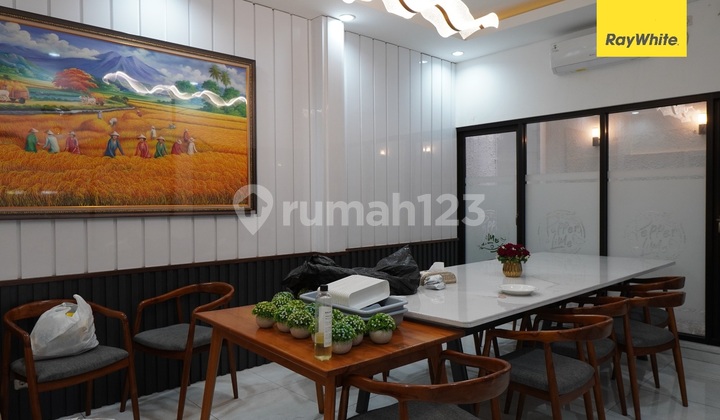 For Rent Restaurant House on Pacar Street Surabaya