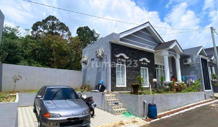 Rumah Eropa di kawasan sejuk kota  Semarang  2