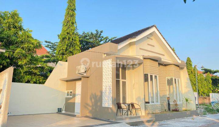 Rumah Modern Lokasi Dekat Jalan Raya Woltermonginsidi Semarang  2